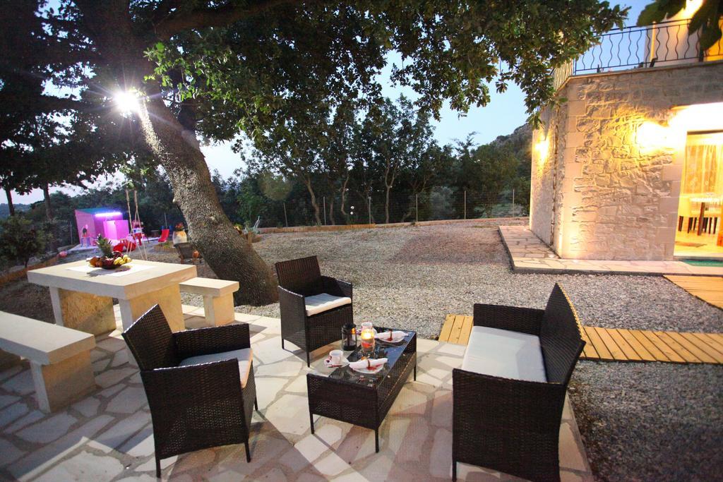 Villa Athina Aryiroúpolis Стая снимка