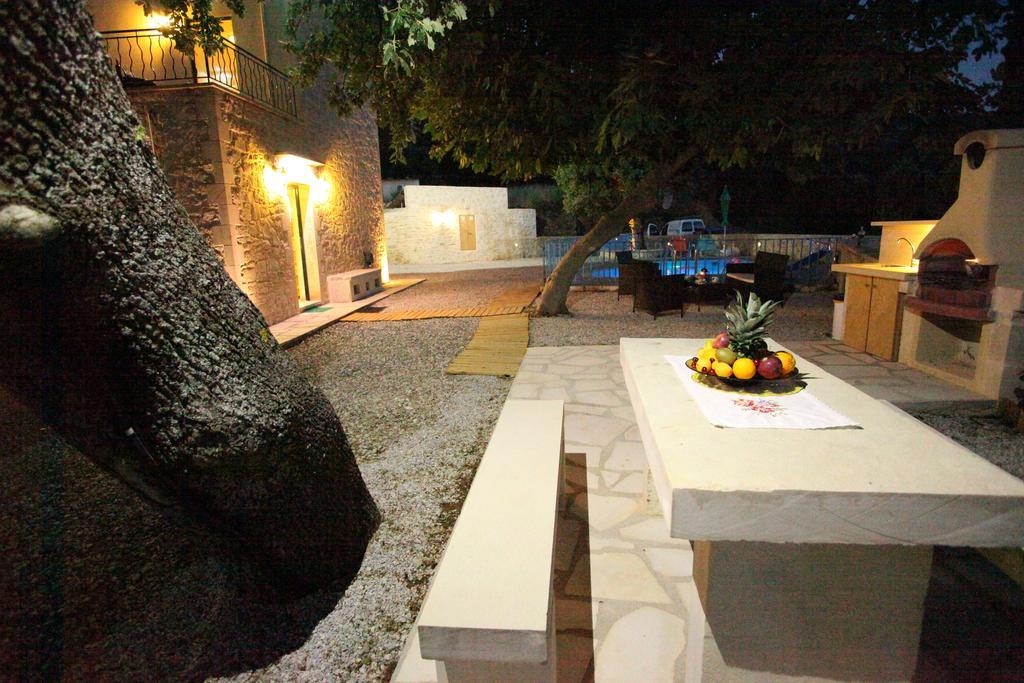 Villa Athina Aryiroúpolis Стая снимка