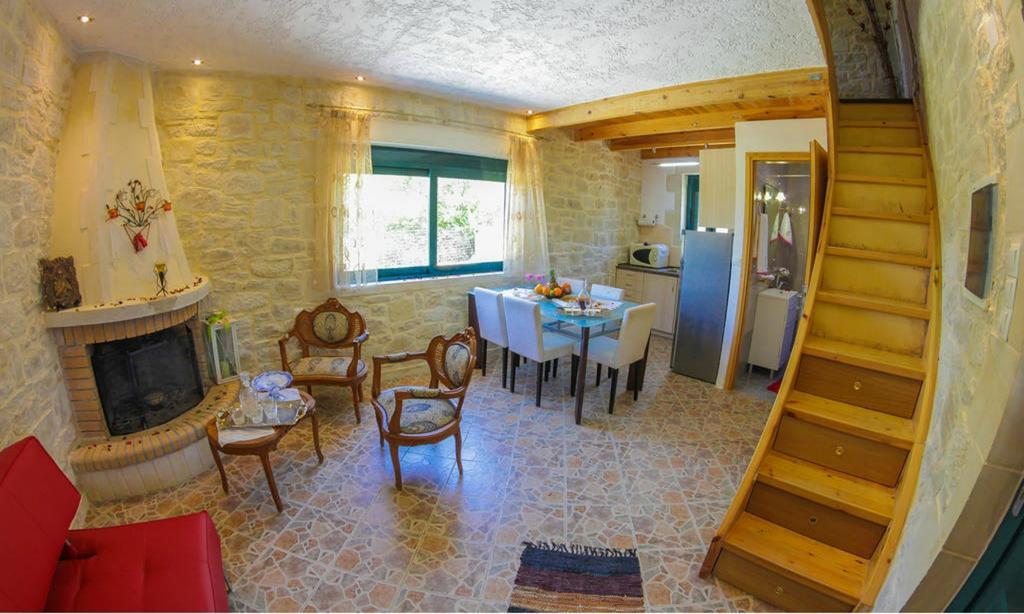 Villa Athina Aryiroúpolis Екстериор снимка